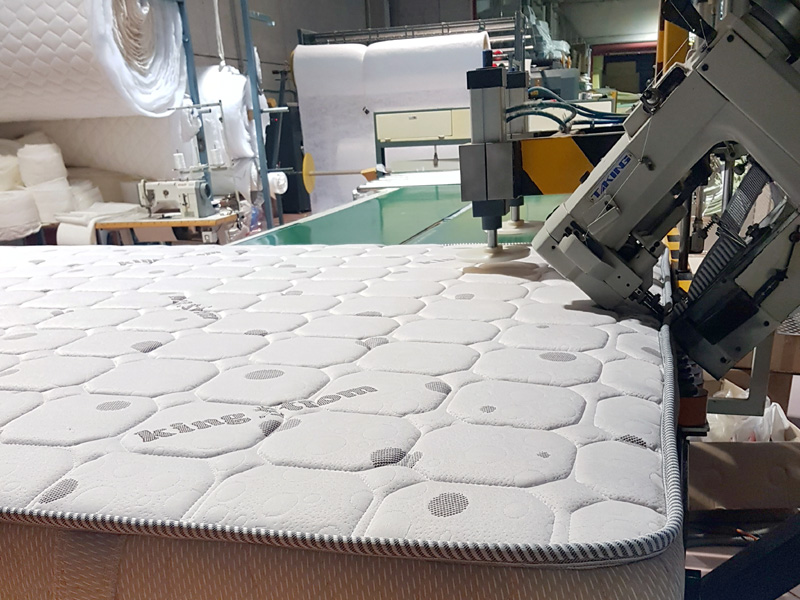 Custom image caption